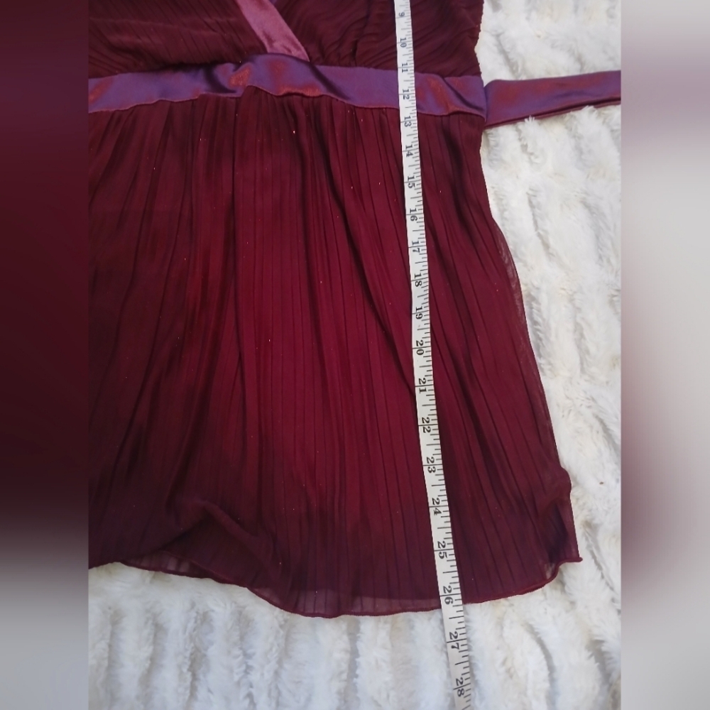 Elegant Burgundy V-Neck top - Picture 10 of 11